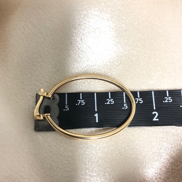 18k Gold Filled Tube Oval Hoop Earrings - Picture 5 of 6